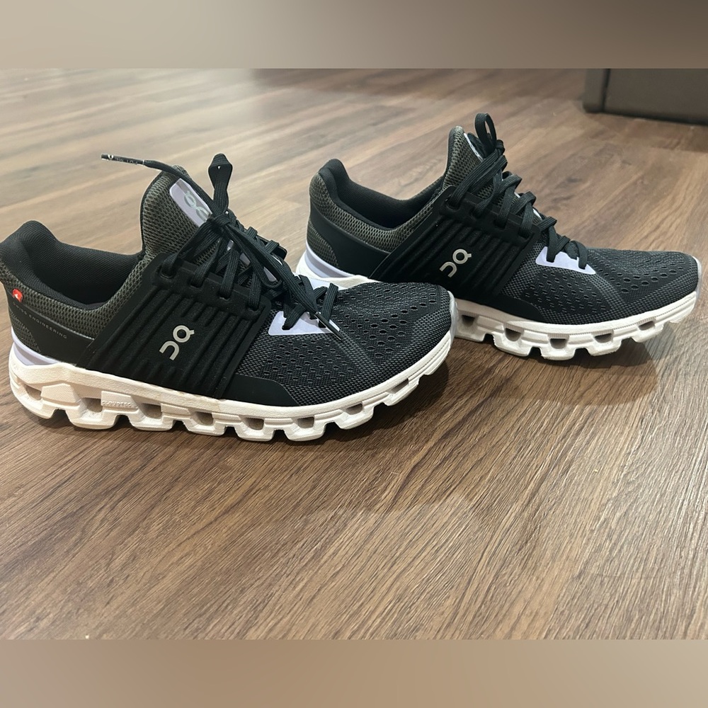 Women’s Oncloud Swift shoes 8.5